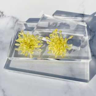 P-3.SV925post*Crystal yellow flour Pierce