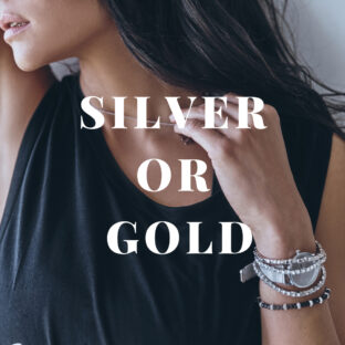 アクセサリーの疑問⁉︎シルバーかゴールドどちらを選ぶ？
